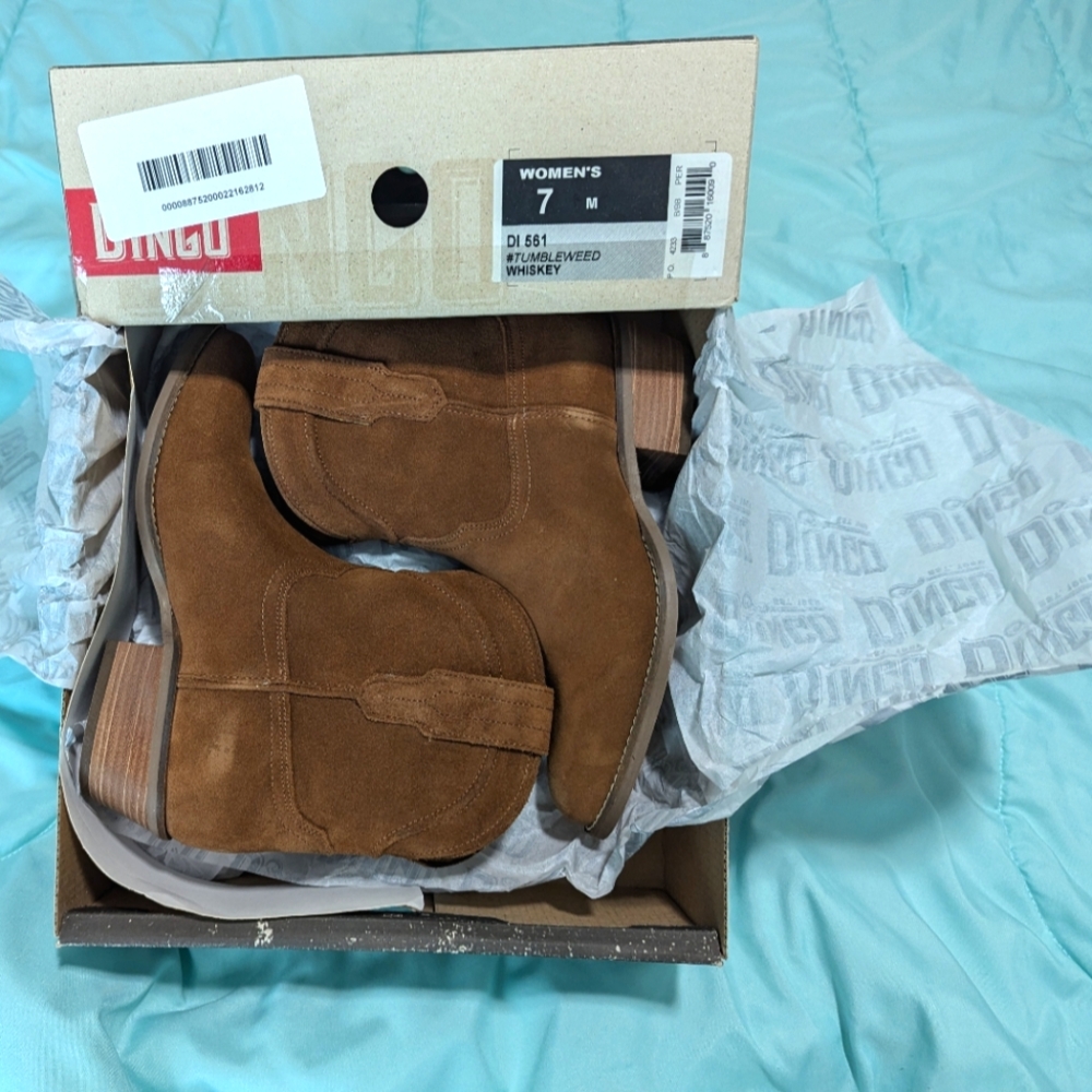 Dingo boots, women's size 7, warm brown color.